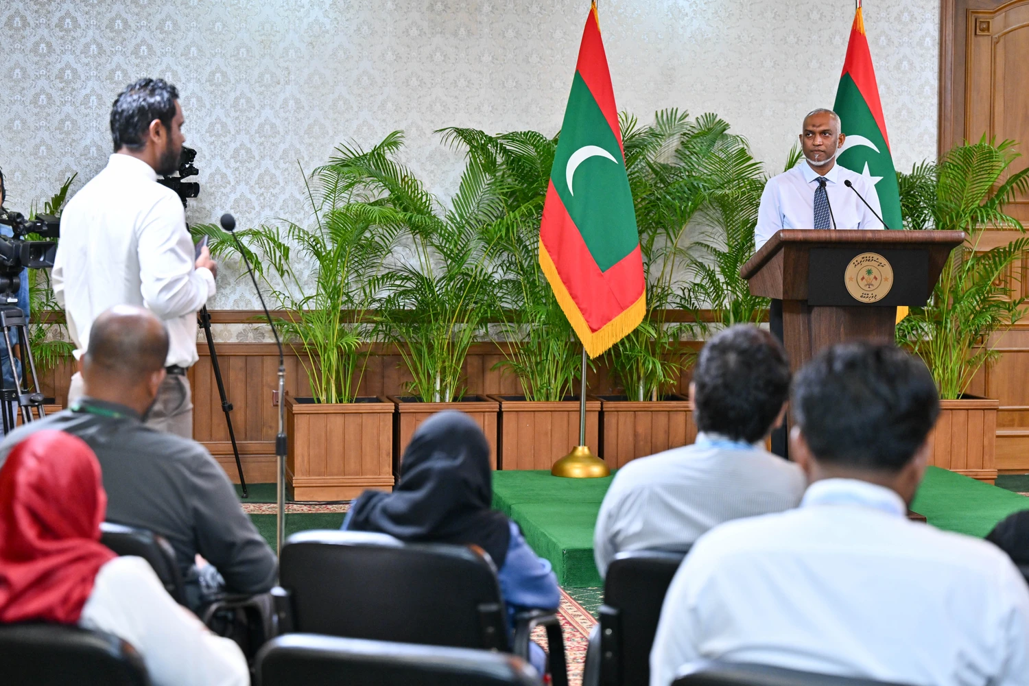 Image for މީޑިޔާއަށް ކޮށްދޭން ވައުދުވެވަޑައިގަތް ހުރިހާ ކަމެއް ކޮށްދެއްވާނެ ކަމުގެ ޔަގީންކަން ރައީސް އަރުވައިފި service