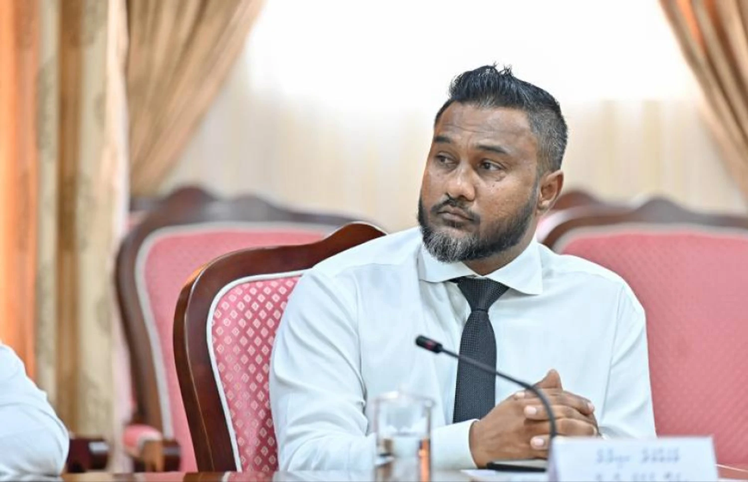 Image for ޕްރައިމަރީ ކާމިޔާބުކުރައްވައި ހިތަދޫ އުތުރު ދާއިރާގެ ބައި-އިލެކްޝަންގައި ޕީއެންސީން ވާދަކުރައްވާނީ ސިނާނު  service